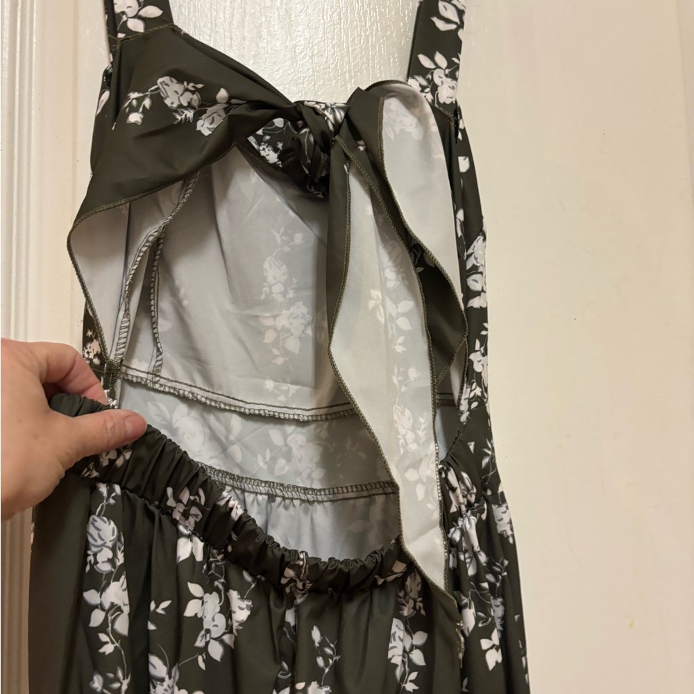 New Gorgeous Green Floral Maxi Dress - Picture 6 of 6
